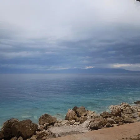 House Next To The Sea Side Apartment *