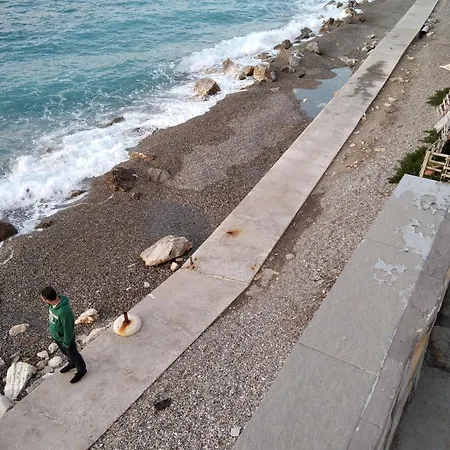 Apartment House Next To The Sea Side *